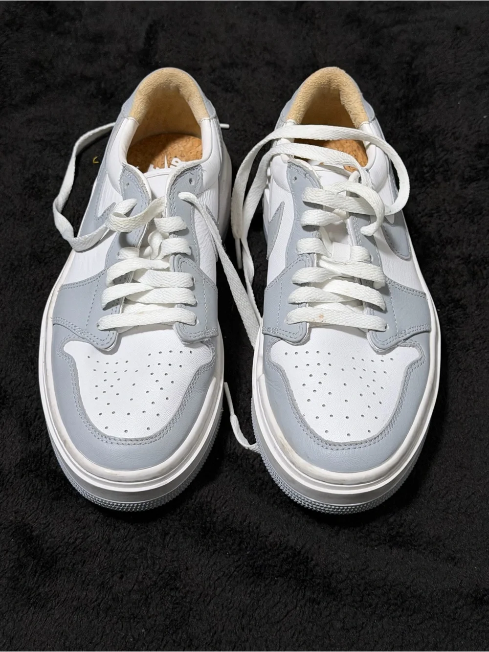 Nike Women's Low-Top Sneakers in White and Light Gray